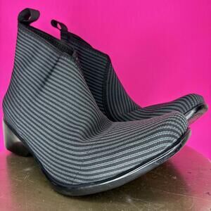 Charleston Shoe Co. Lower King Blue Gray Pinstripe Slip-On Bootie US 11